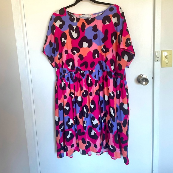 ✨Host Pick✨ Freya Bright Animal Dress - Size 18 (Plus Size) - Picture 2 of 7
